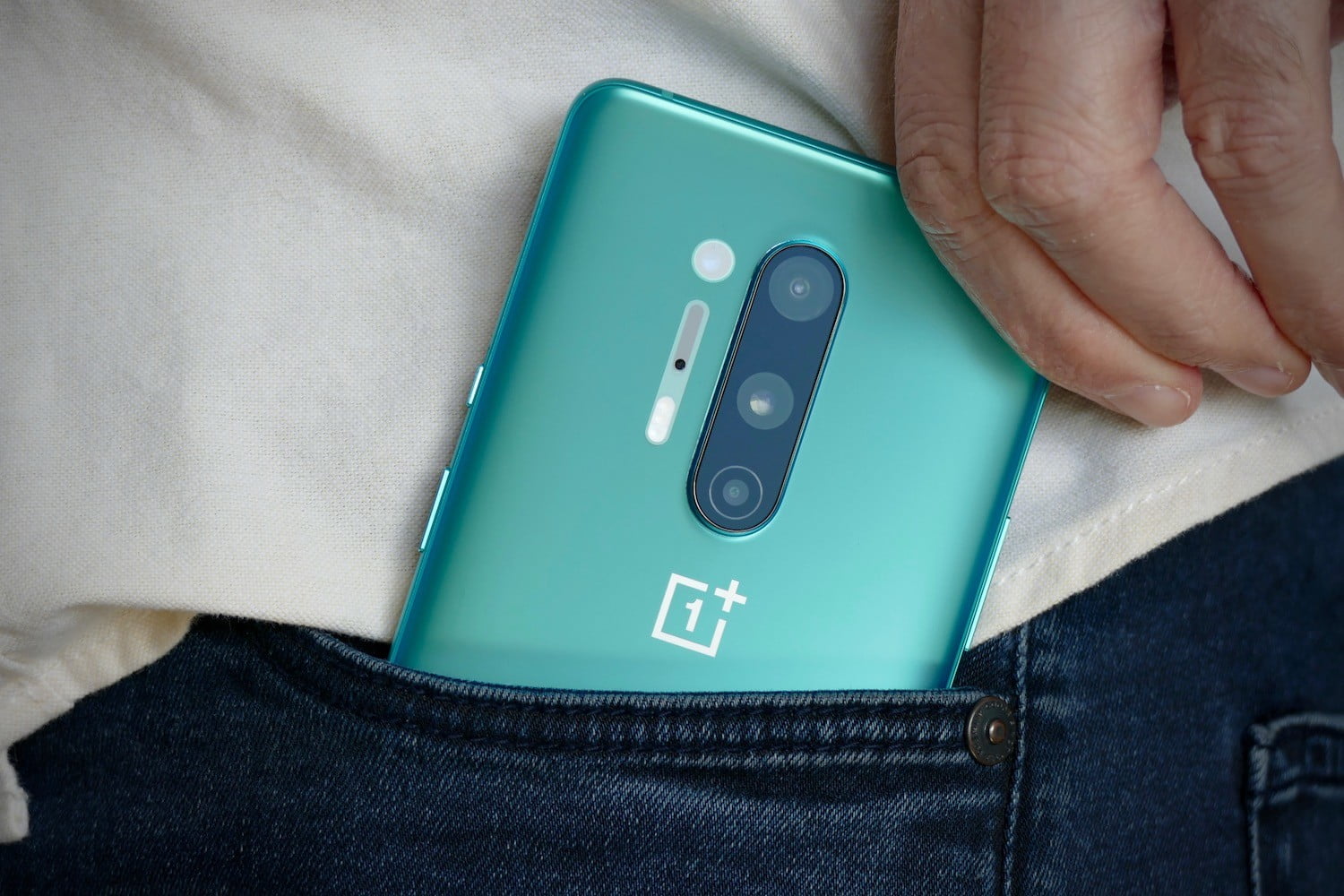 OnePlus 8/8 Pro May 2020 security patch update brings new camera features, optimizations, and more