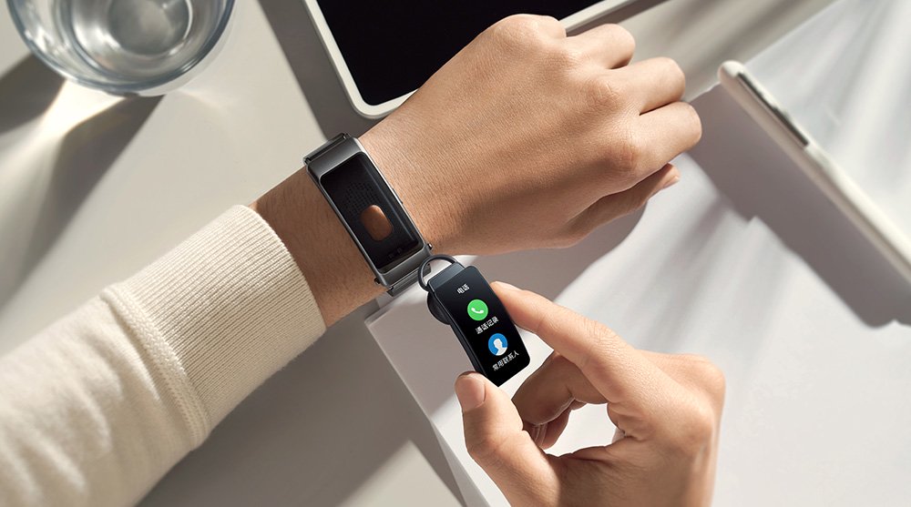 Huawei TalkBand B6 fitness tracker cum Bluetooth headset launches in China for 999 yuan ($142)