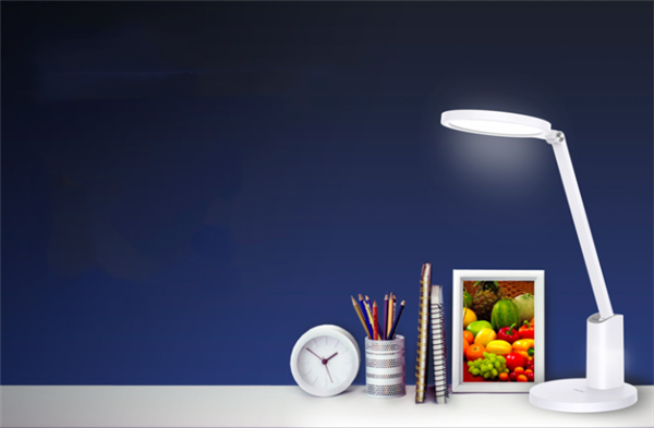 Huawei Smart Desk Lamp 2 launched with an ergonomic design, zero blue light