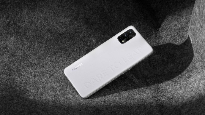 Realme Q2 series smartphone to come with leather finish and trendy design