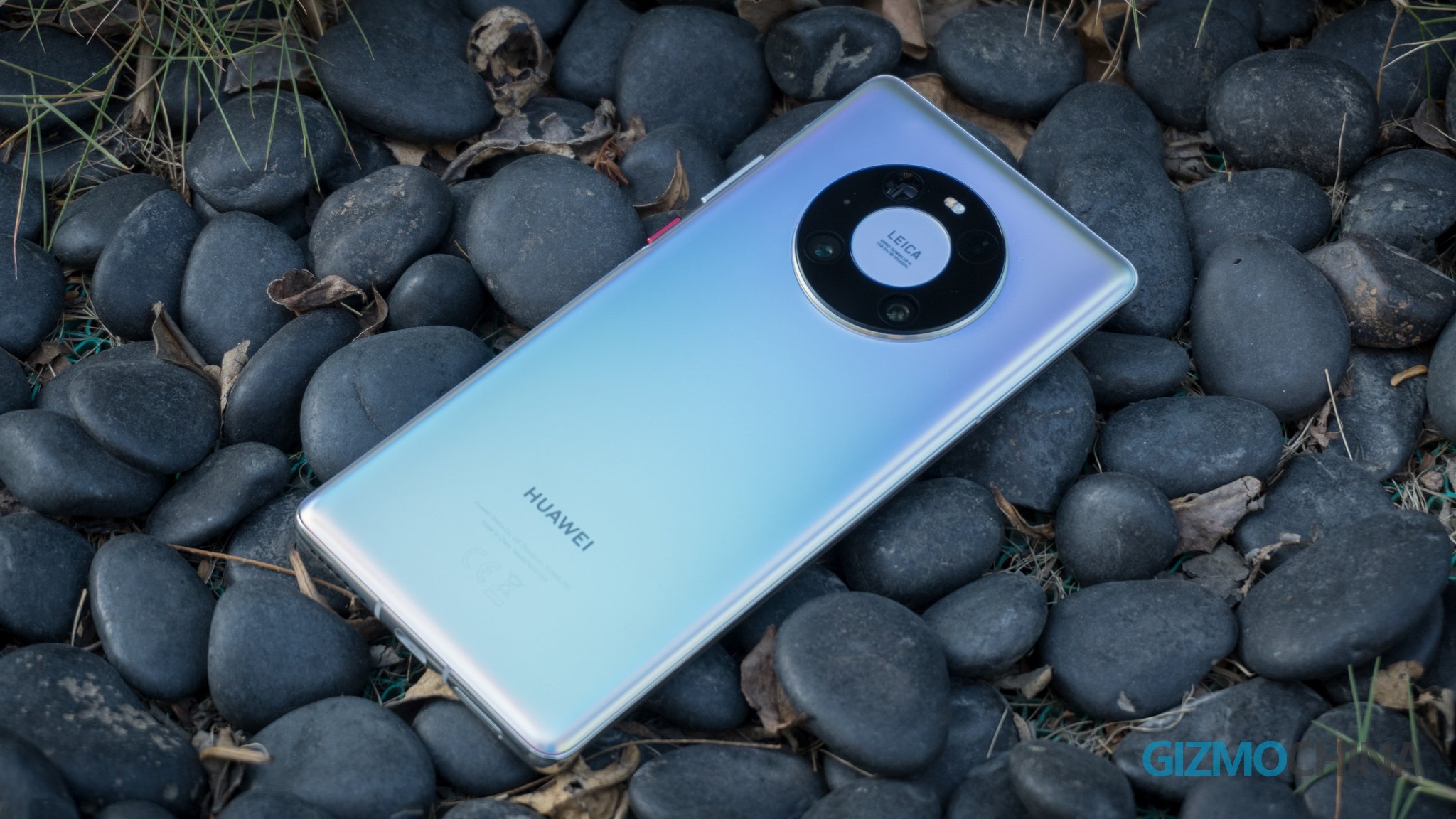 Huawei Mate 40 Pro Hands On: Space Ring Camera in Mystic Silver makes it Unique