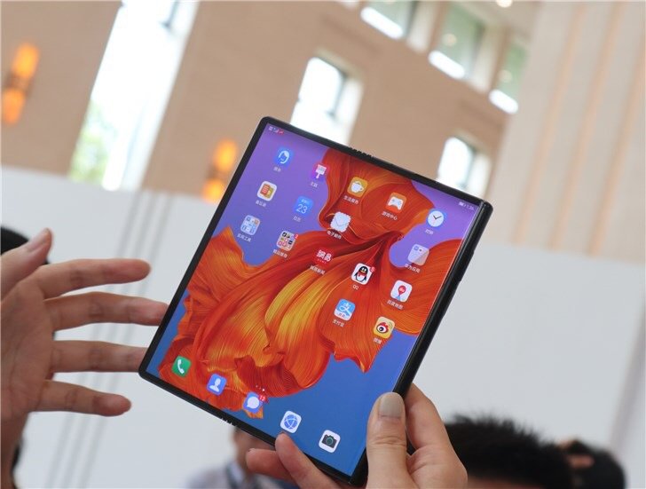 Huawei Mate X2 foldable screen is exclusively provided by BOE
