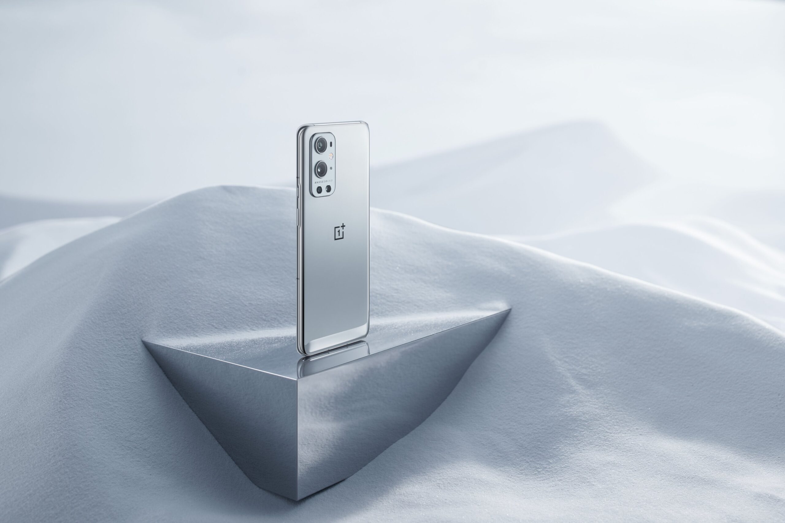 OnePlus 9 Pro Morning Mist color teased; camera samples and screen specifications revealed