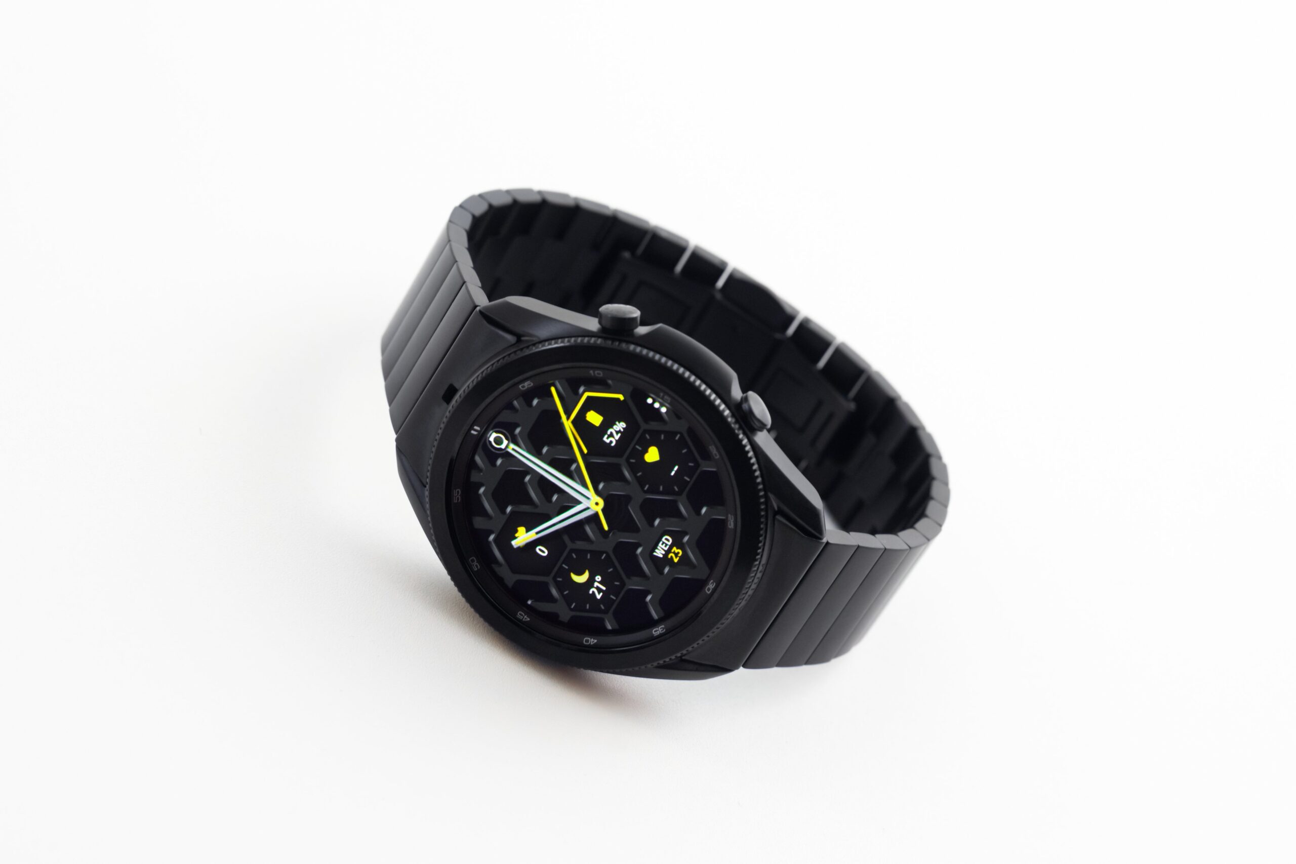 Samsung Galaxy Watch4 and Galaxy Watch Active4 could come in two sizes and cellular variant