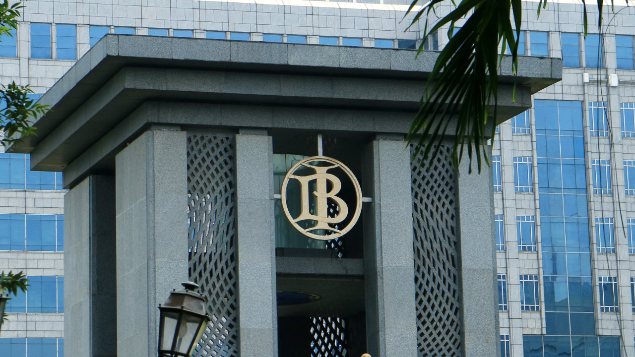 Indonesia's Central Bank Considers Issuing Digital Currency to 'Fight' Crypto